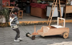 Coches de madera fabricado artesanalmente