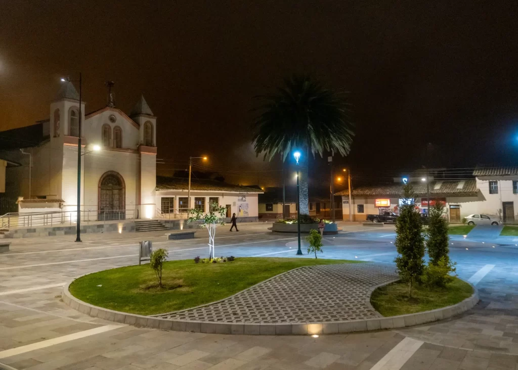 Parque de Quichinche en la noche