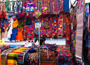Artesanias bordados y ropa artesanal
