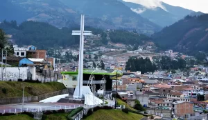 Cruz en la ciudadde Otavalo