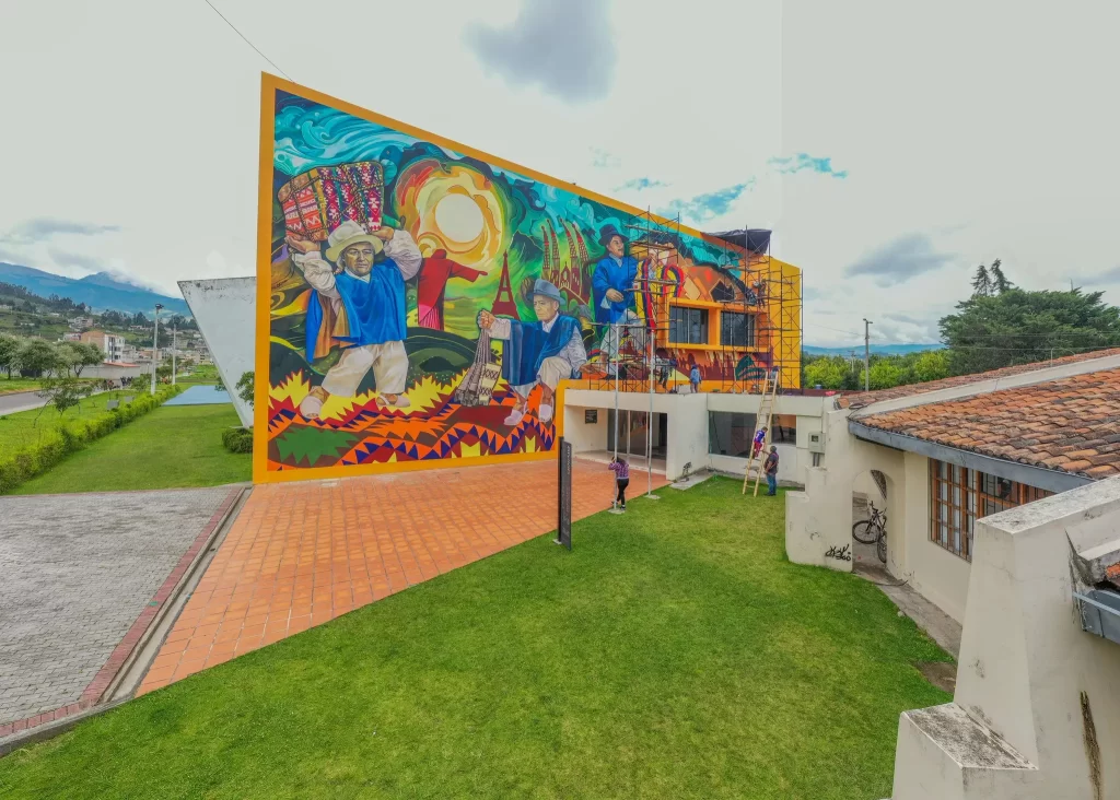 fachada-biblioteca-otavalo