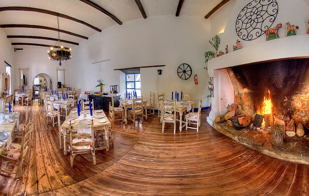 Hacienda-Pinsaqui-Modesto-Larrea