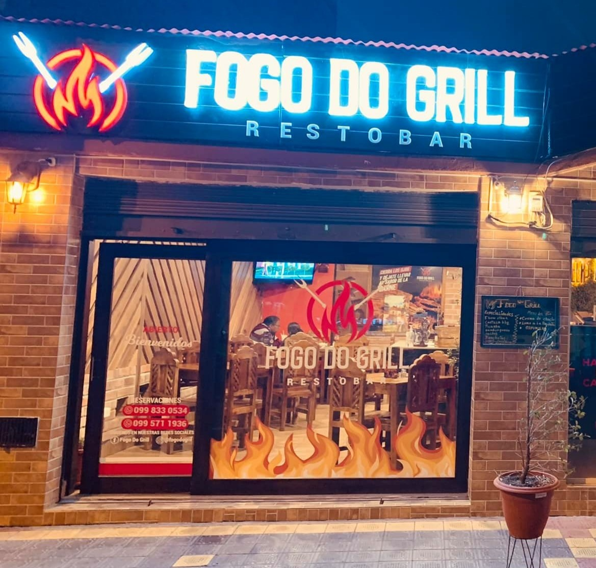 Fogo do grill fachada