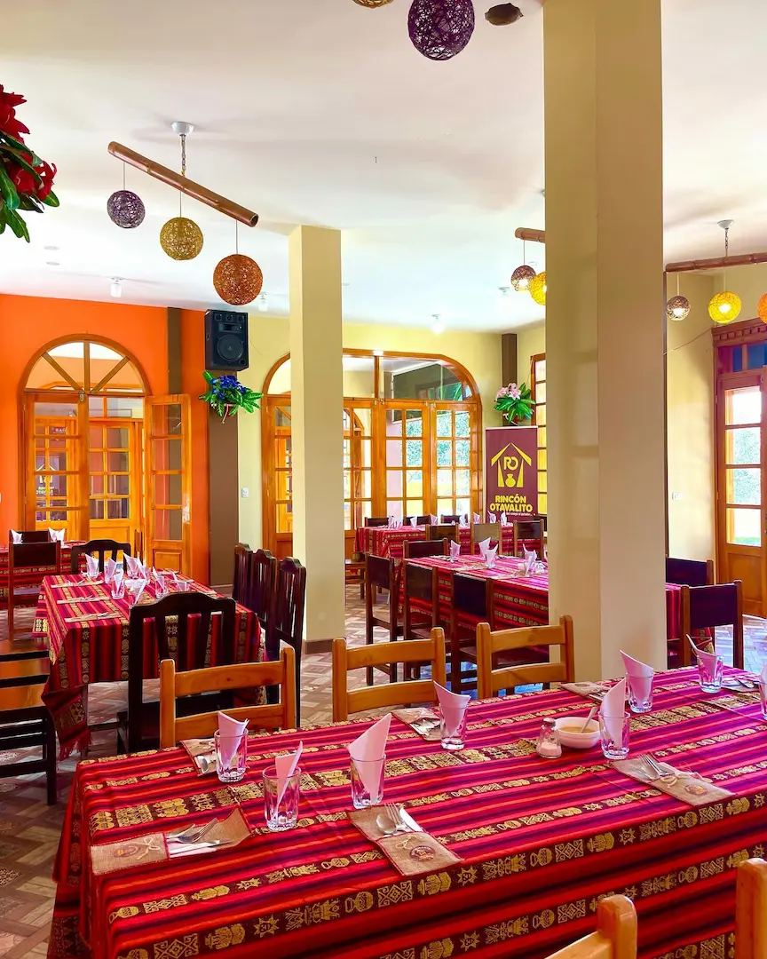 Interior restaurante Rincón Otavalito