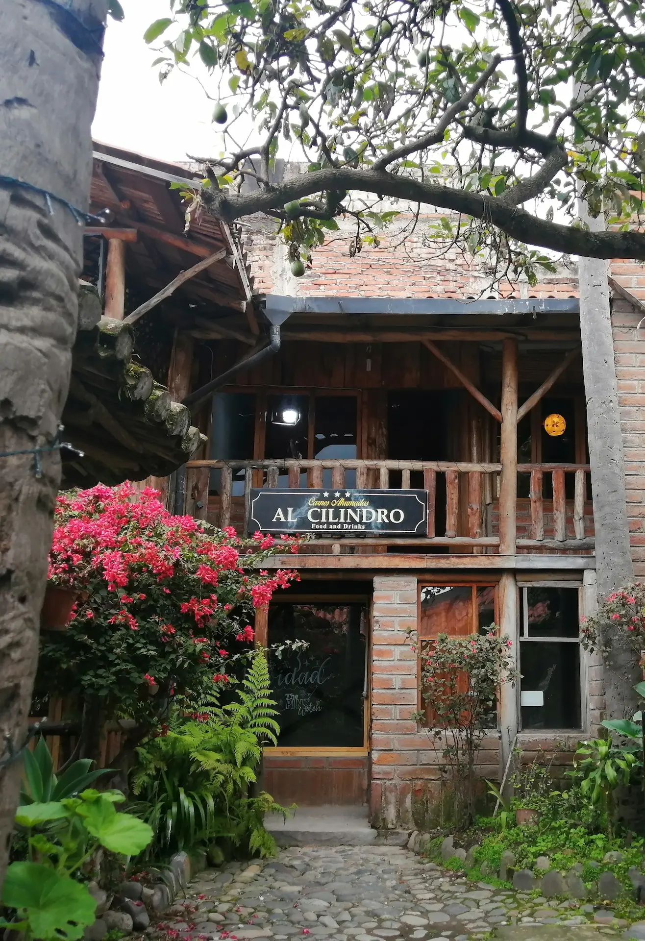 Exterior Al Cilindro Carnes Ahumadas en Otavalo