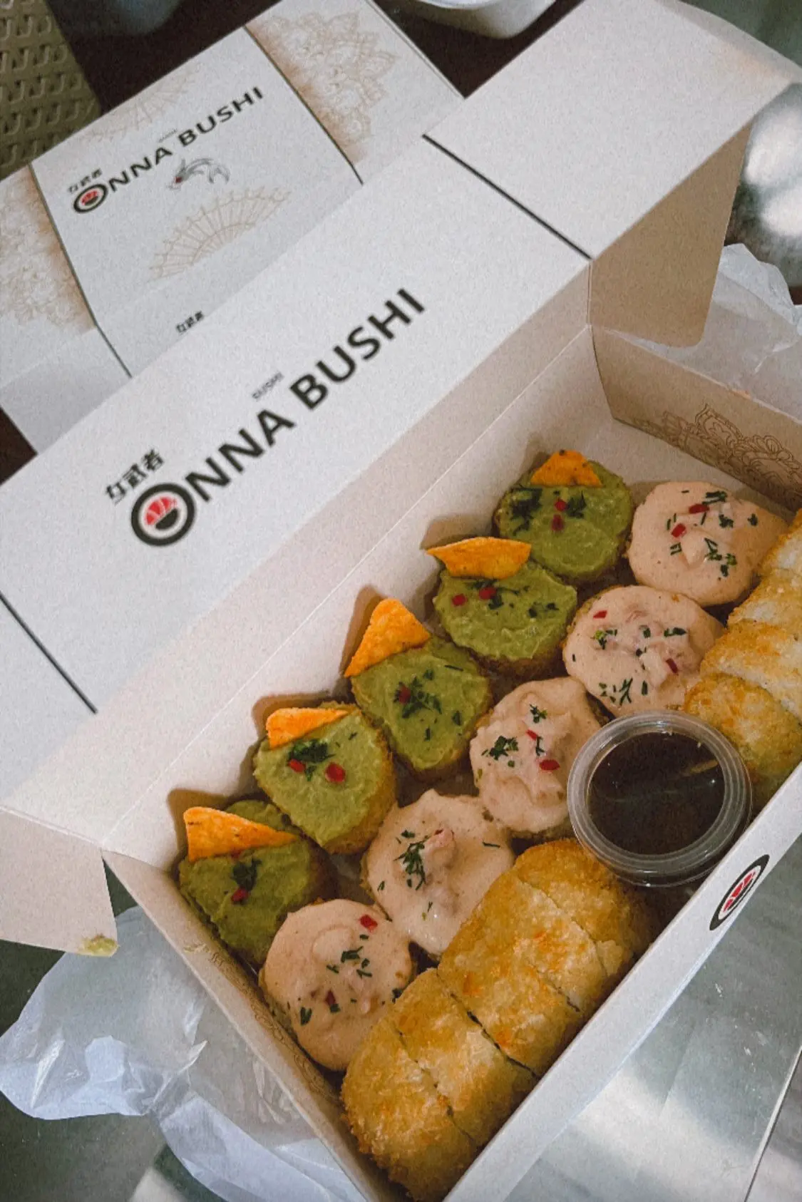 Onna Bushi recipiente delivery