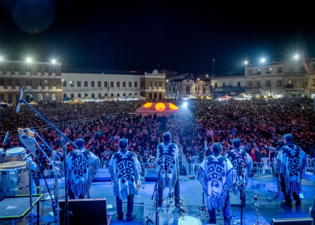 Kjarkas en la noche andina 2024
